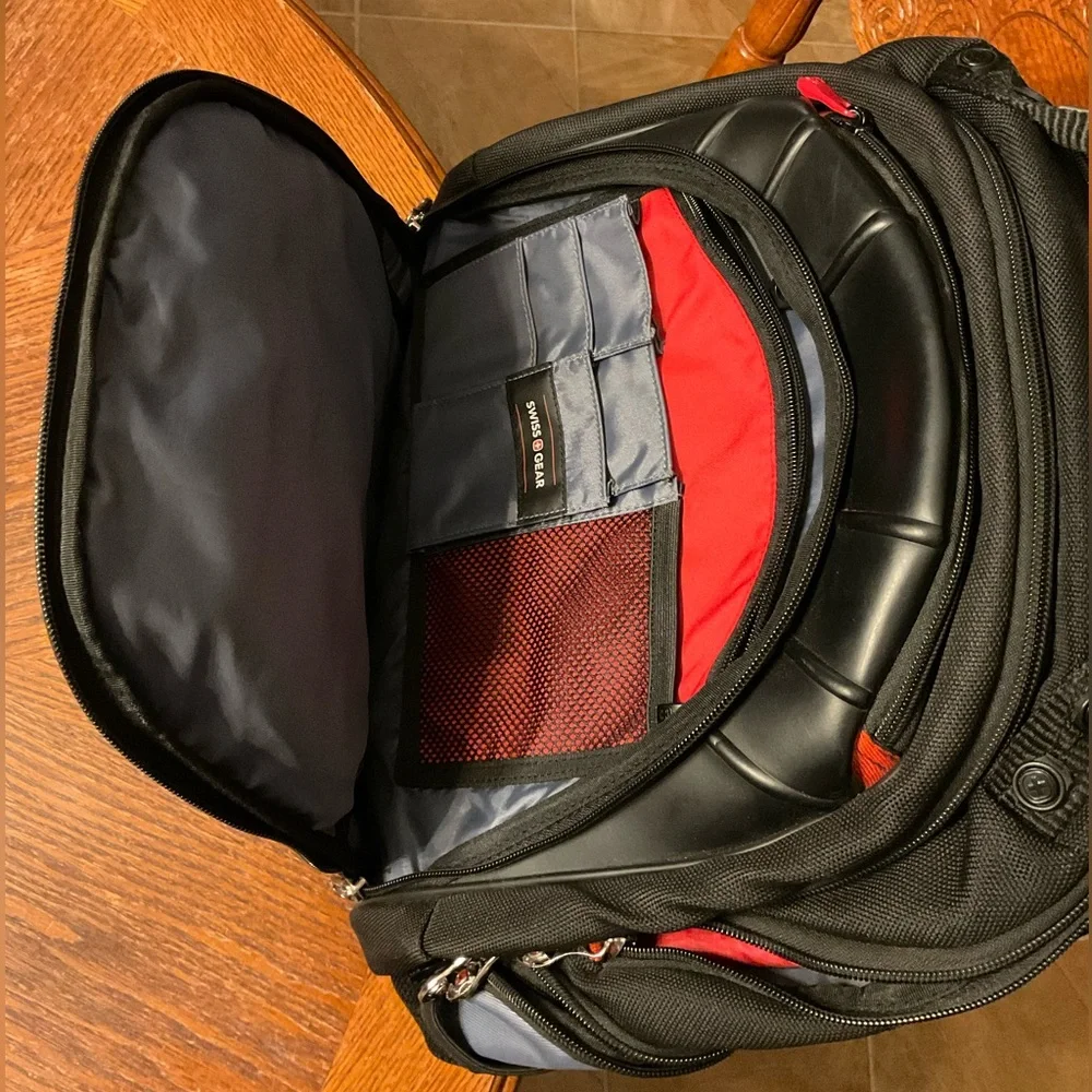 SwissGear Wenger Exclusive Super Deluxe 17” Laptop/Storage/Organizer Backpack!